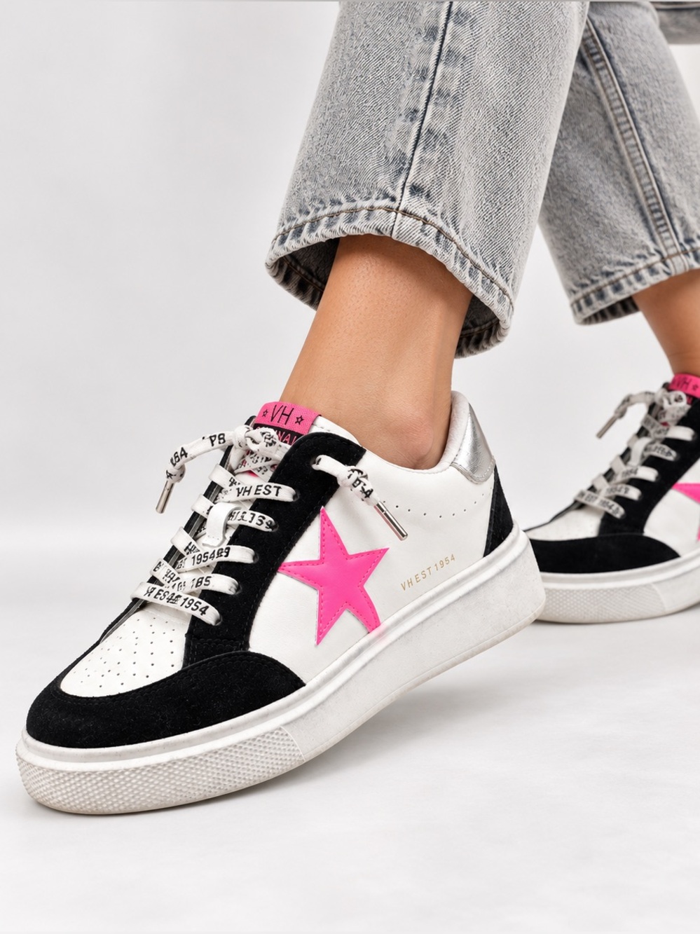 Vintage Havana Women’s 8 White Black Pink Star Platform Sneakers VH EST 1954